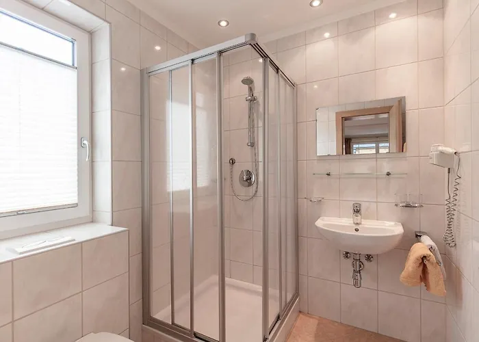 蒙娜丽莎公寓 *