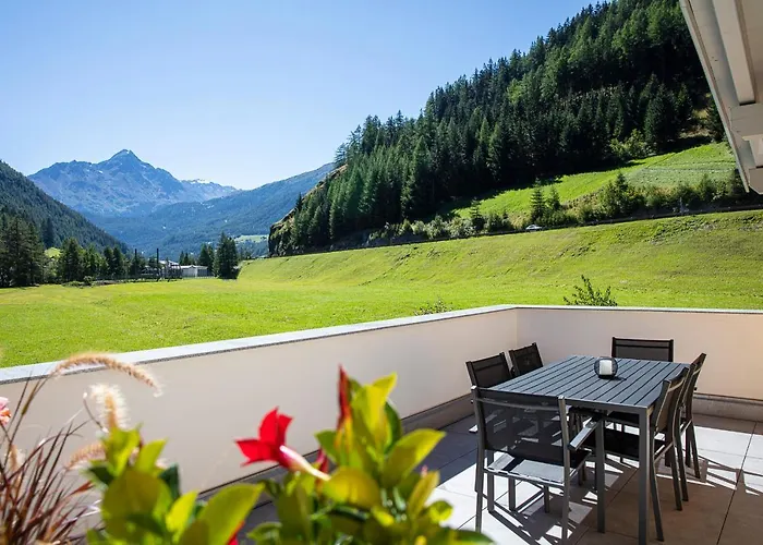 蒙娜丽莎公寓 *