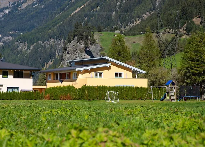 蒙娜丽莎公寓 *